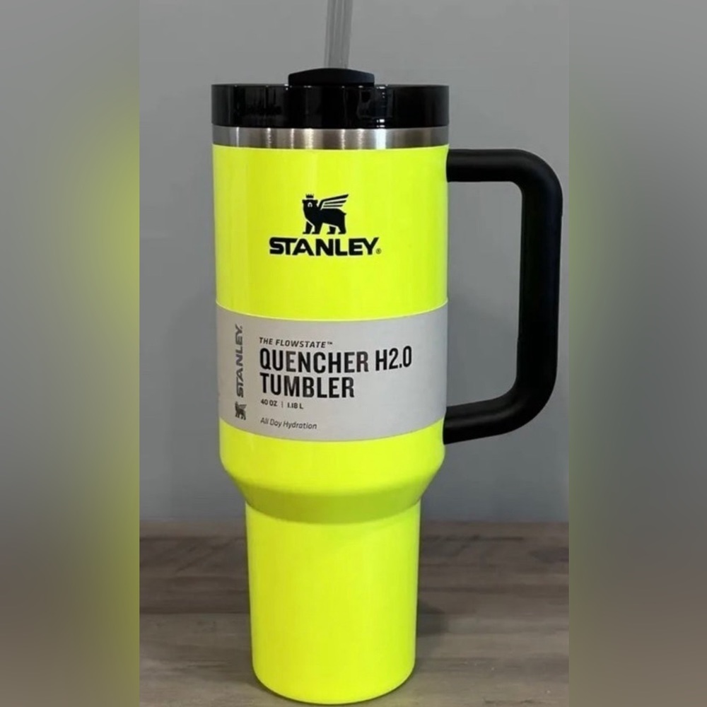 NEW HTF Stanley NEON Collection  40 oz   Quencher H2.0 FlowState Tumbler😍😍